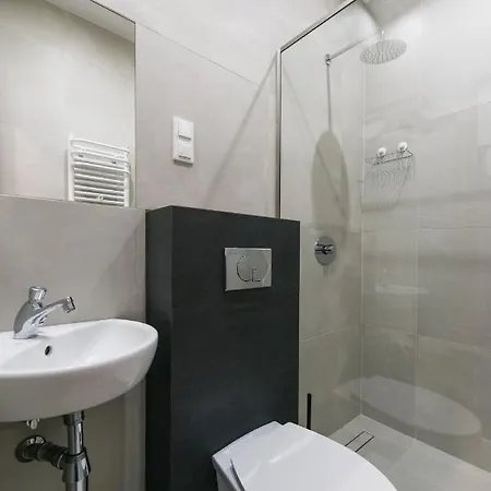 Sms Free Parking Hostel *
