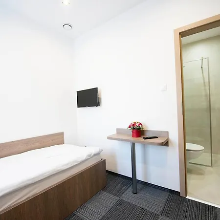 Sms Free Parking Albergue *