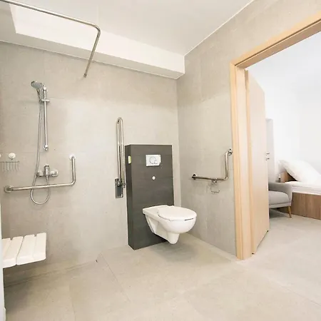 Albergue Sms Free Parking