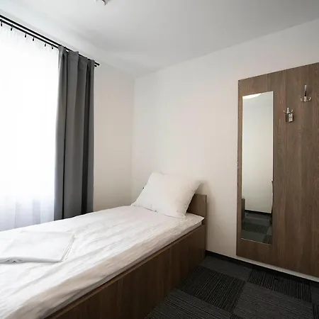 Sms Free Parking Albergue *