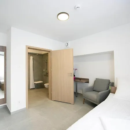 Sms Free Parking Albergue