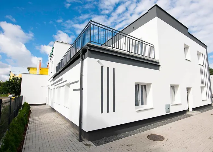 Sms Free Parking Hostel *